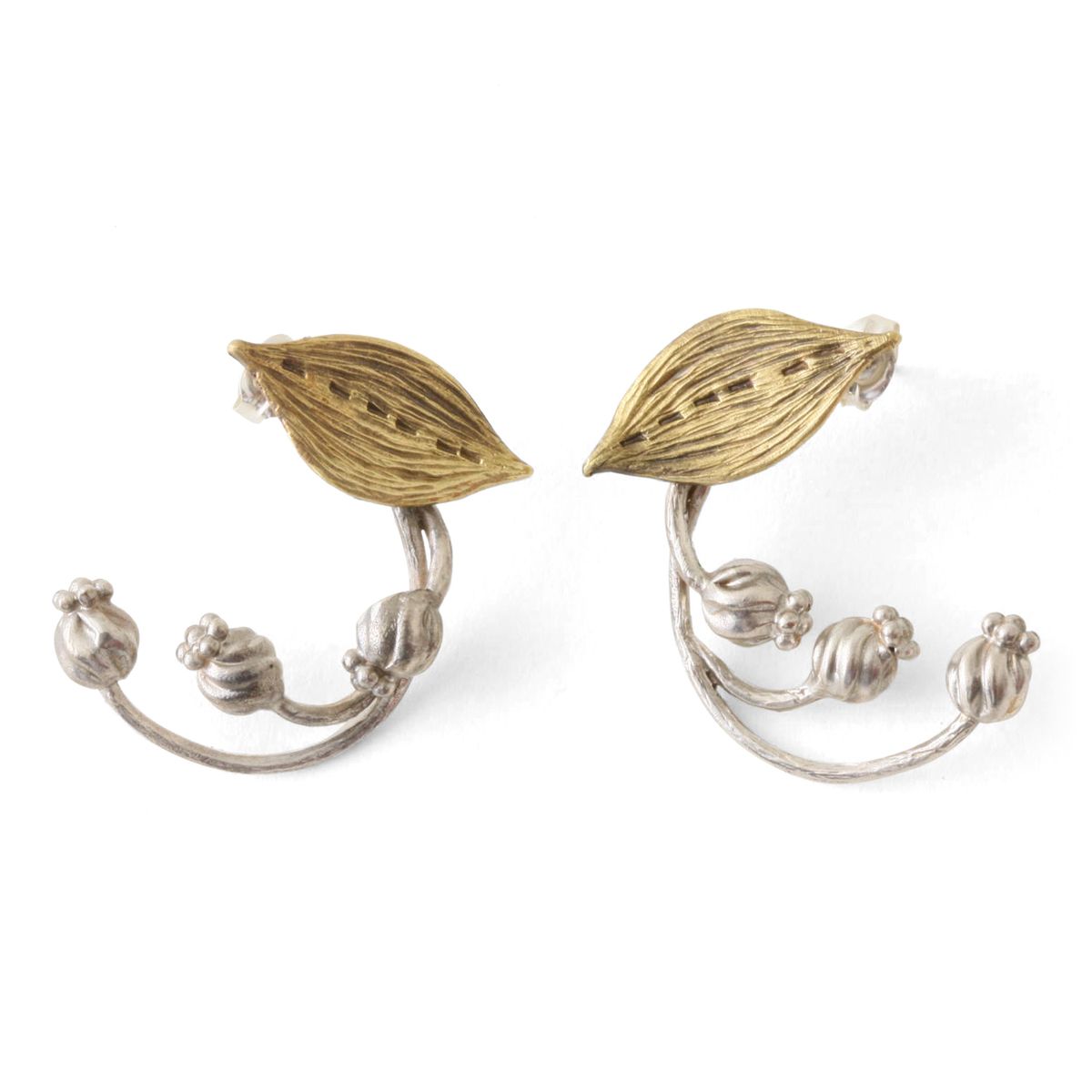 sasakihitomi/すずらんのピアス