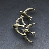 sasakihitomi/つばめのブローチ アンティークゴールド