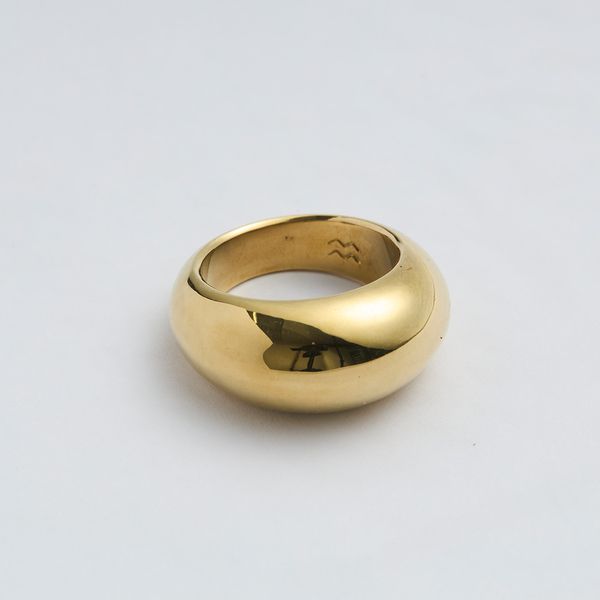 moe matsuda/月甲丸リング ゴールド -女性らしさと力強さを備えた