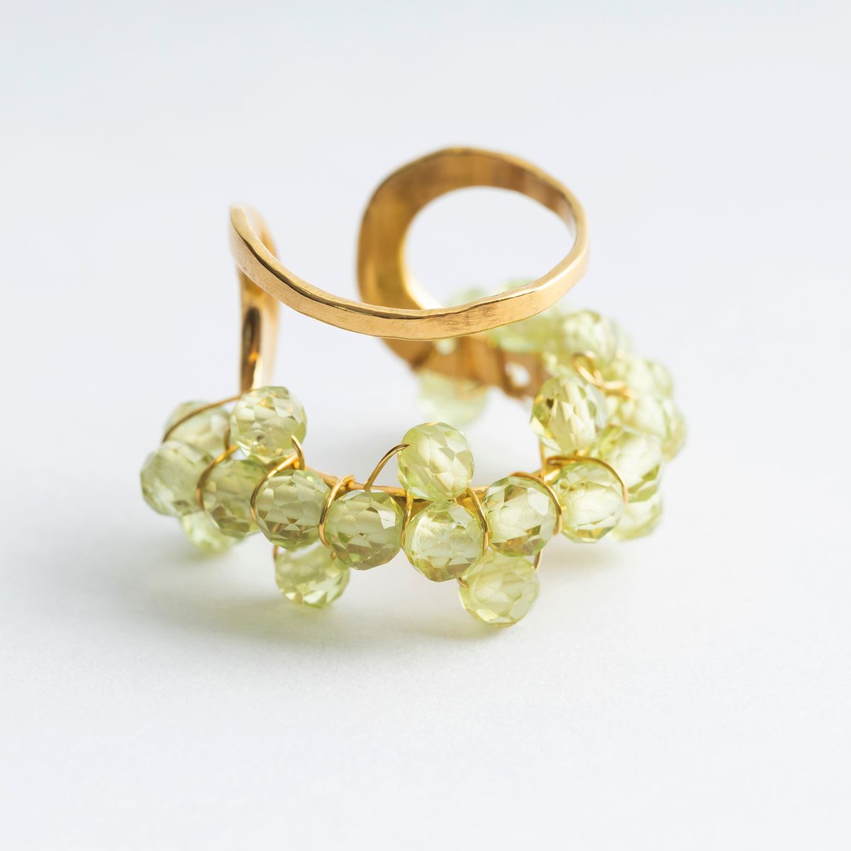 PLAFU/bloom gems earcuff　ペリドット