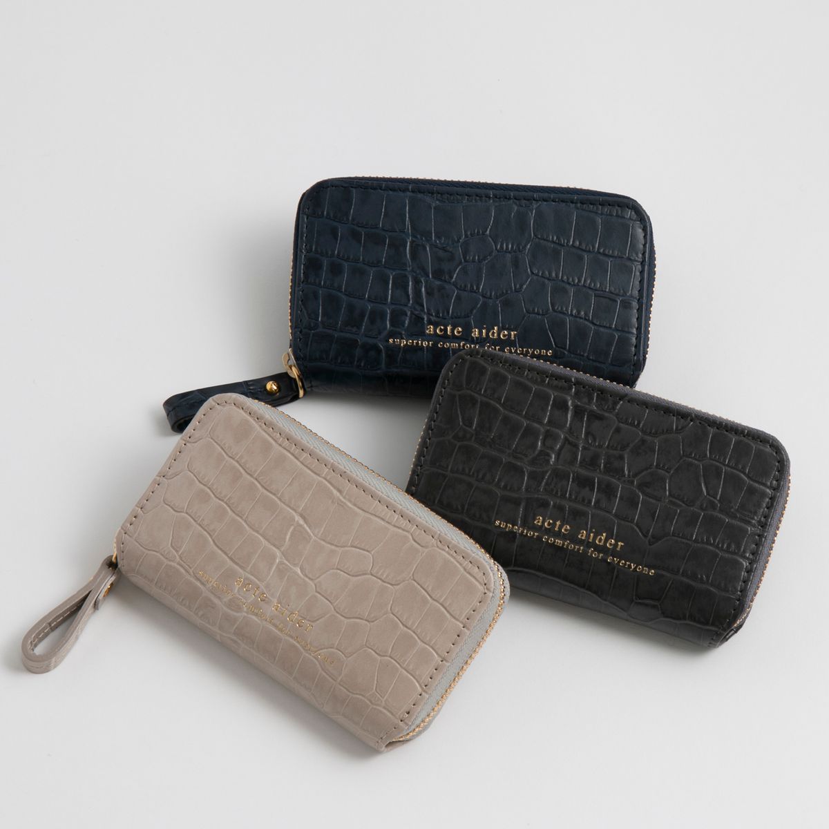 acte aider/クロコ型押し革のミニ財布