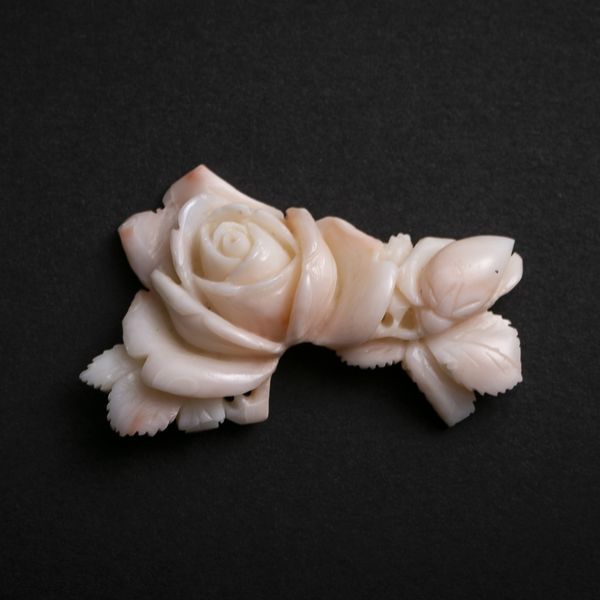 高知の珊瑚ブローチ大 薔薇A -【当店限定】すべて1点もの、高知から