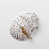 sasakihitomi/小鳥とパールのブローチペンダント