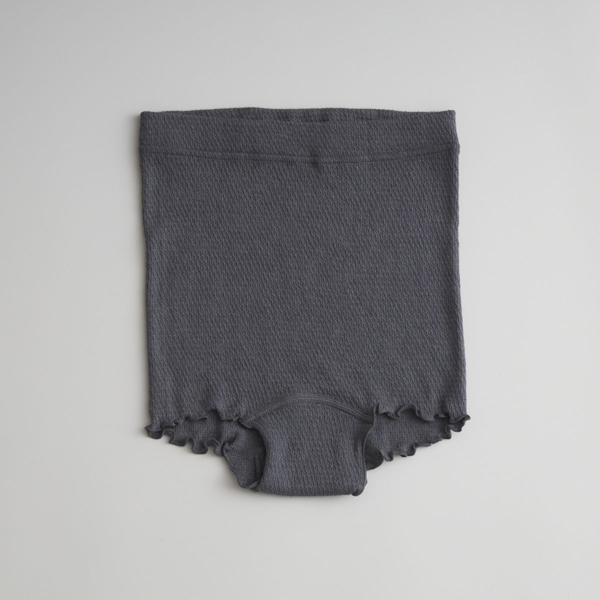 チャコールグレー