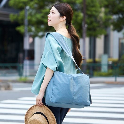 Kilka/1～2泊対応トラベルショルダーバッグ -軽量＆撥水、コンパクトに