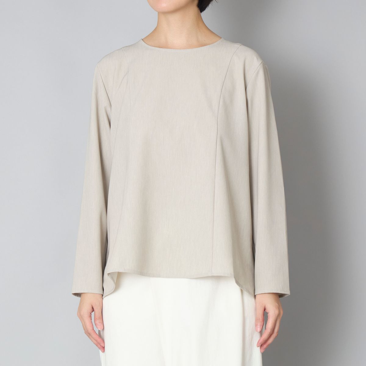 ライトグレージュ