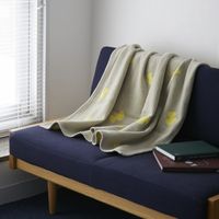 オリーブイエロー