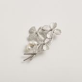sasakihitomi/クローバーとパールのブローチペンダント