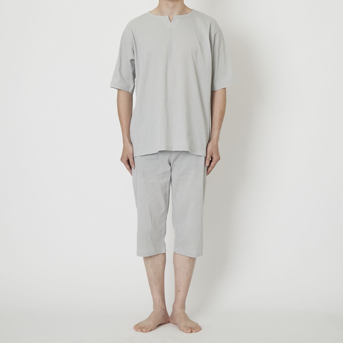 ライトブルーグレー