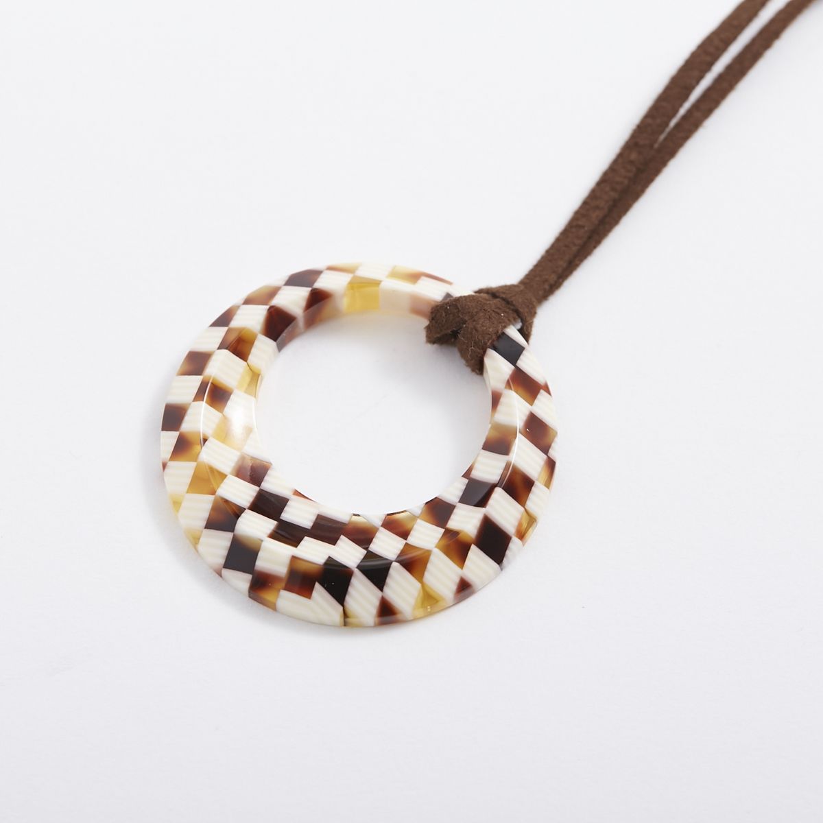 マルチブラウン