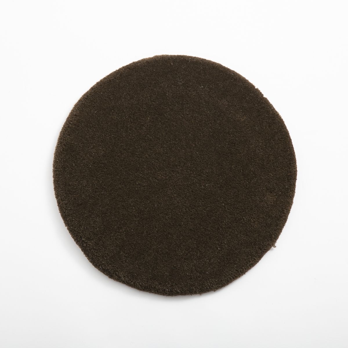 オリーブグリーン