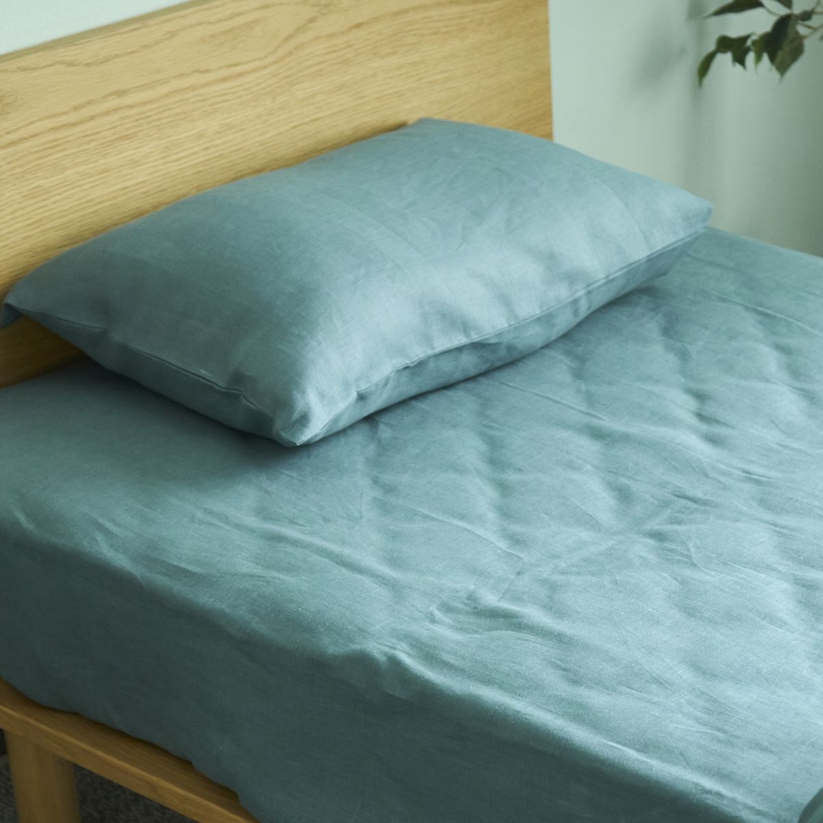 ピーコックグリーン