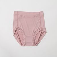 ピンクベージュ