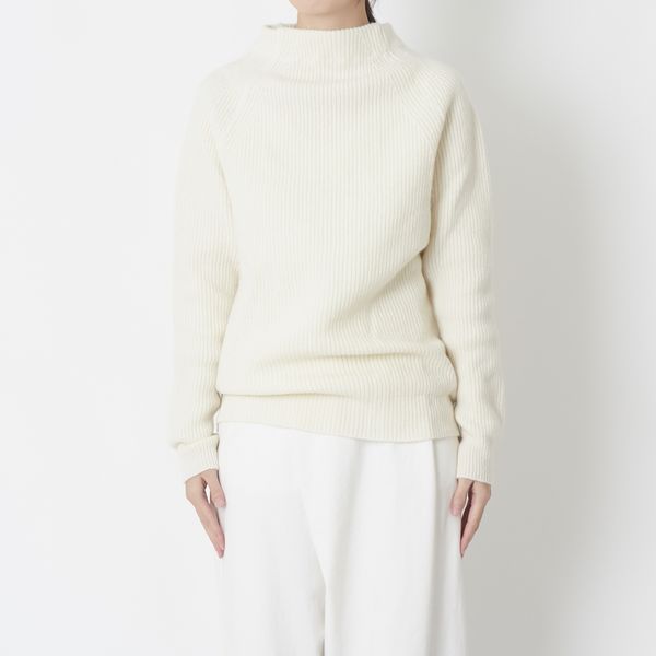 NARU/タスマニアラムウールボトルネックニット -軽くて暖かい！若々