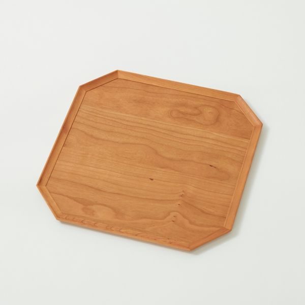 iwakagu/隅切トレー -たっぷり乗せられる、天然木のトレー - スタイル