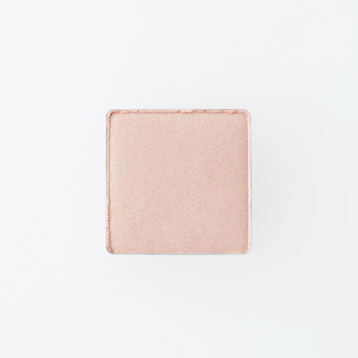 サテンベージュ