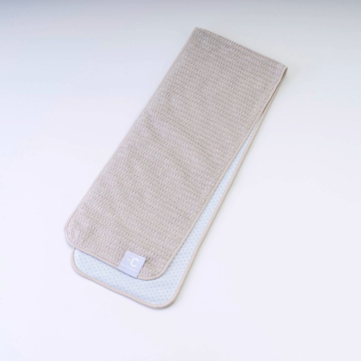 サンドベージュ