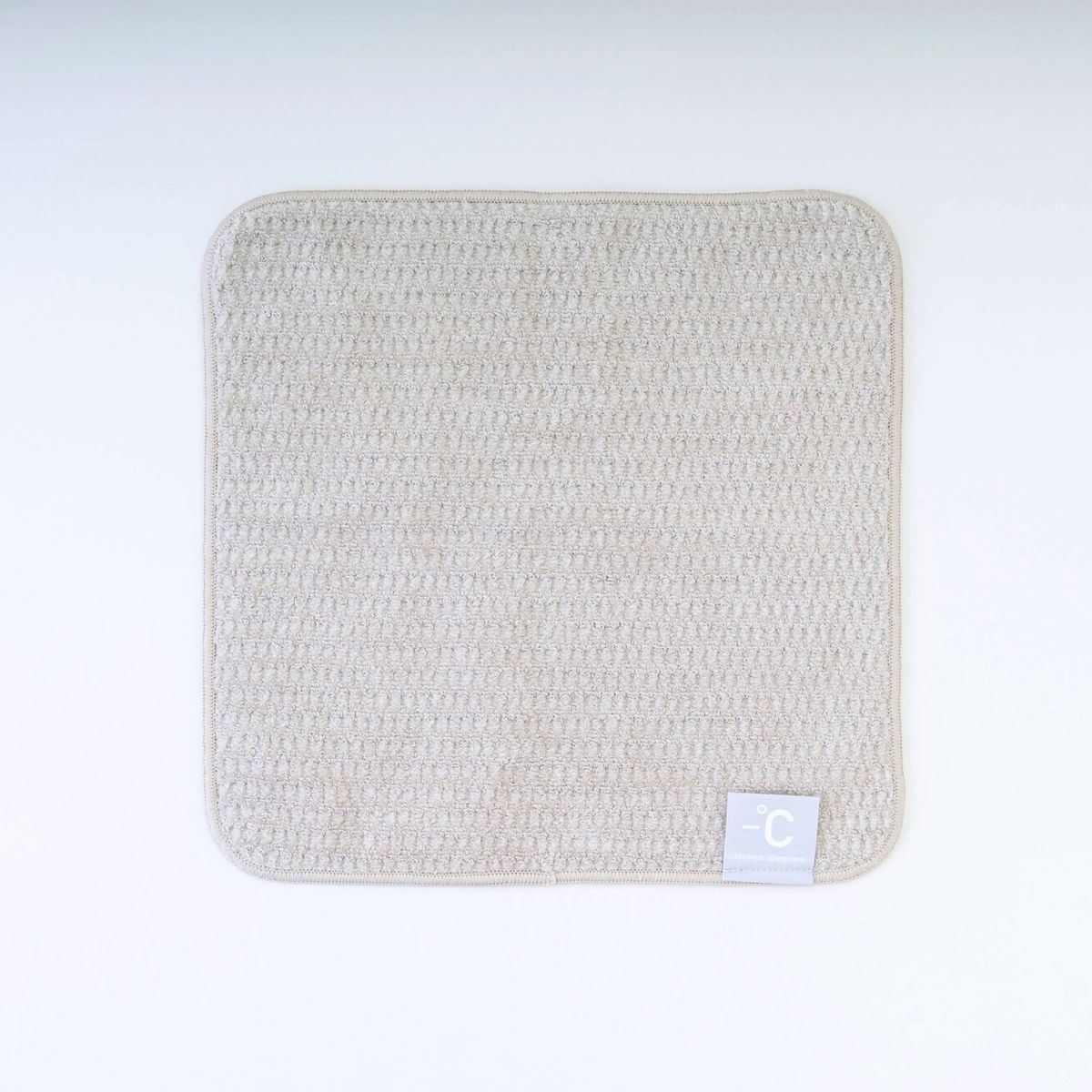 サンドベージュ