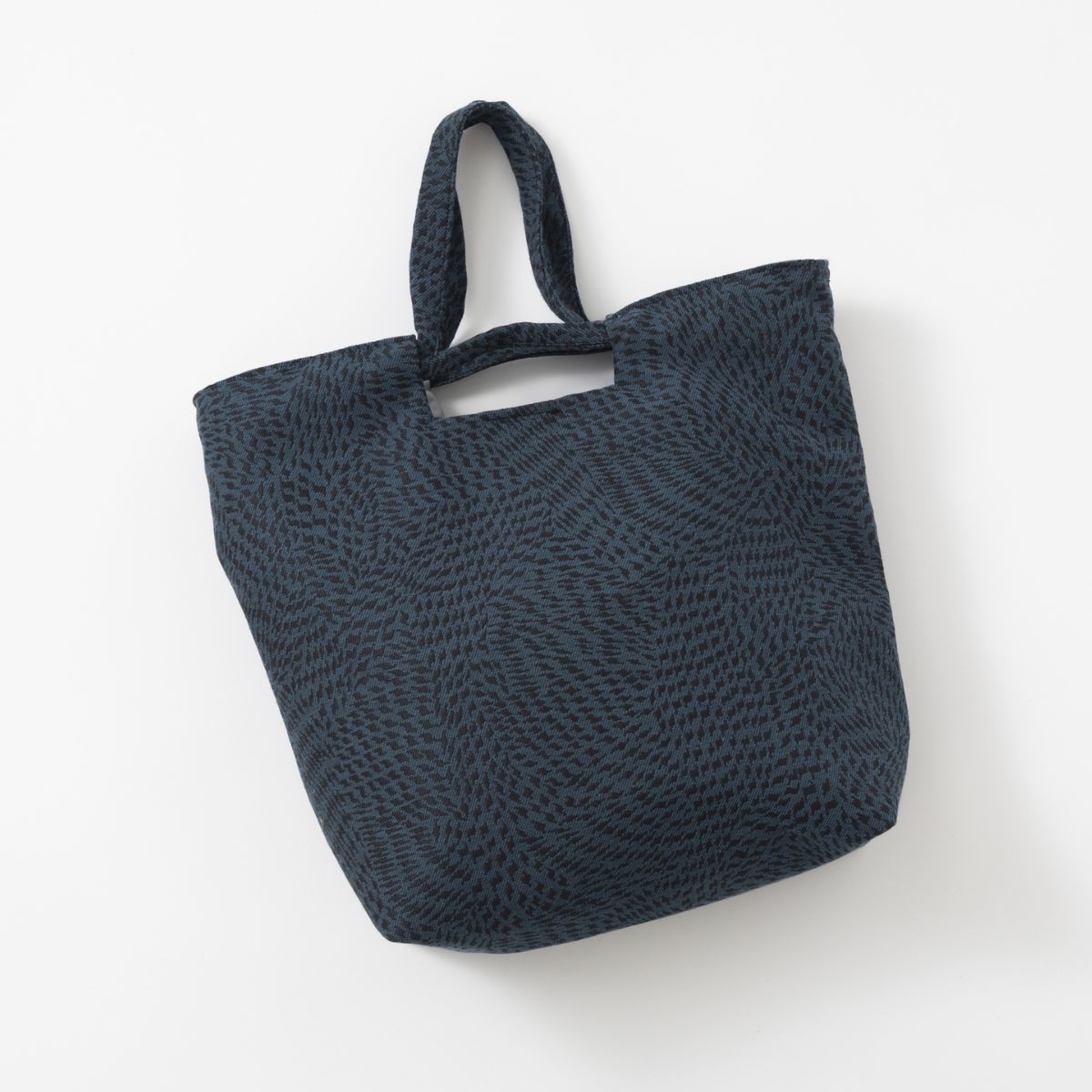 ブルーブラック