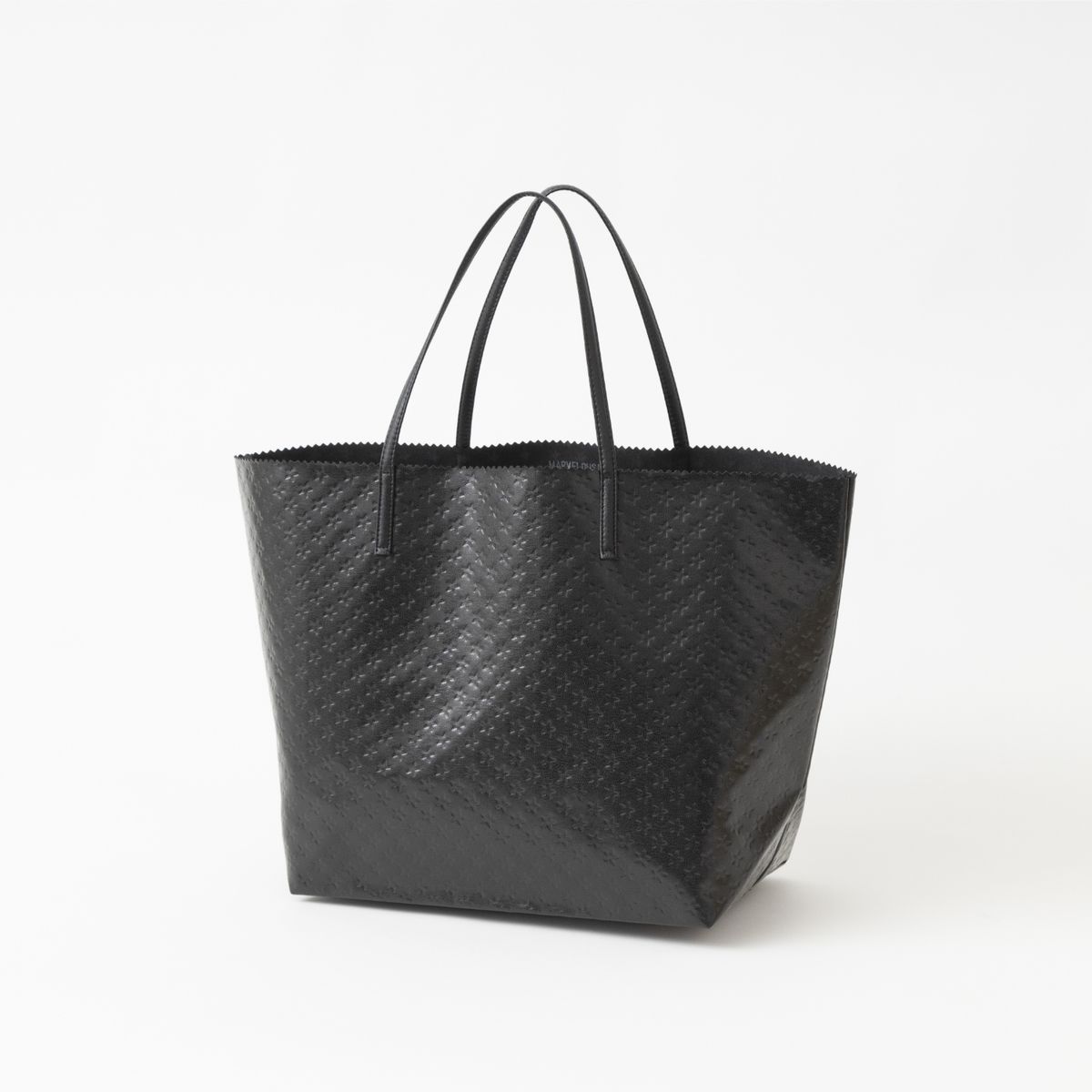 星の型押しブラック