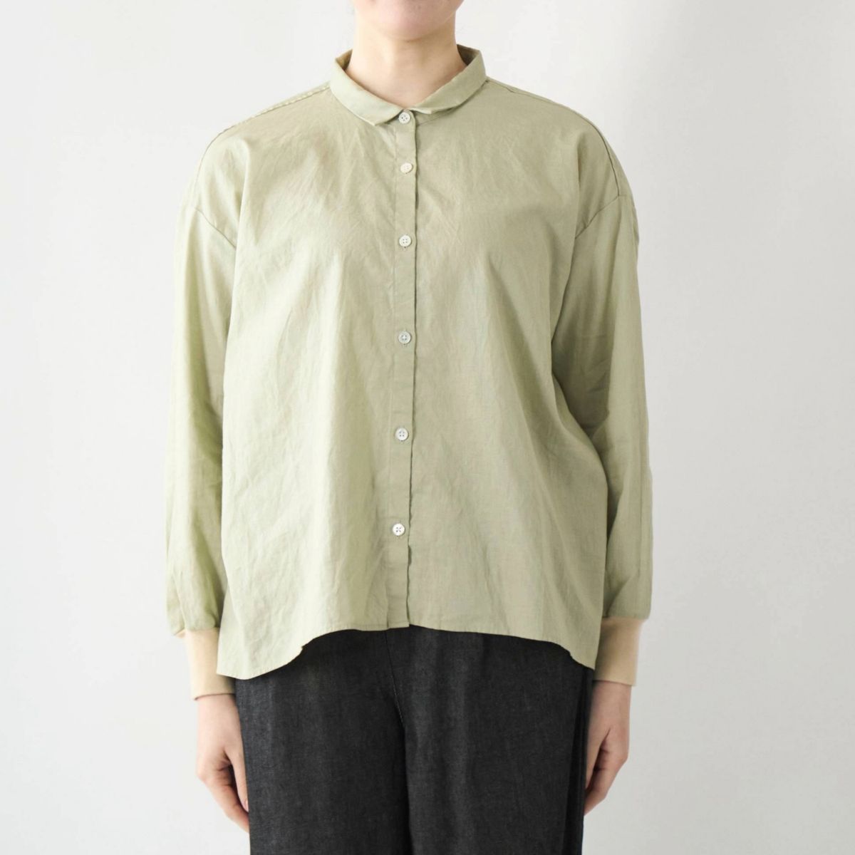 ライトグリーン