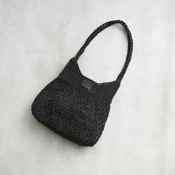 Swaraj/手編みのメタリックマクラメOVAL TOTE -縦長のオーバル型で