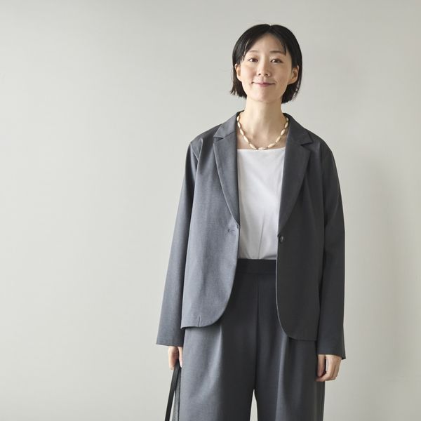 Kilka/ONとOFFをつなぐ、よく伸びる楽ちんジャケット