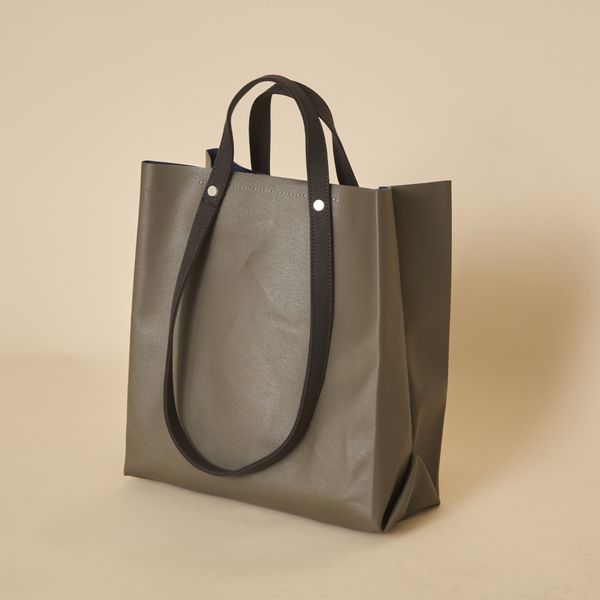 URUKUST/TWISTLOOP-SHOPPER Small -1本で2way仕様のハンドル付き。機能