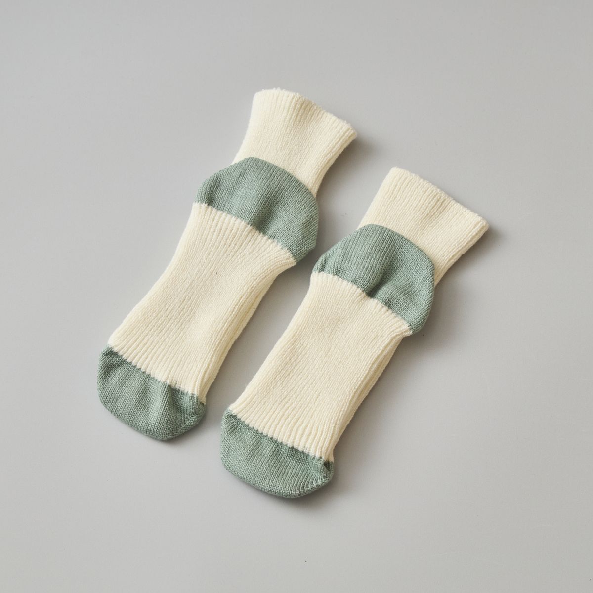 クリーム×ライトグリーン