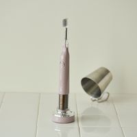 ピンクベージュ