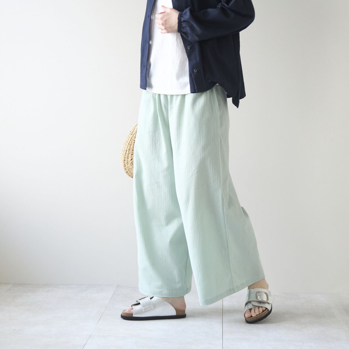 ライトグリーン