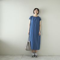 ブルー