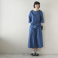 ブルー