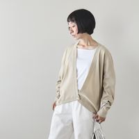 ベージュ