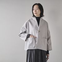 ライトグレー