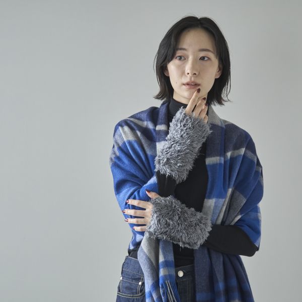 SISIA/シルクファーリストカバー