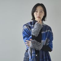 スチールグレー
