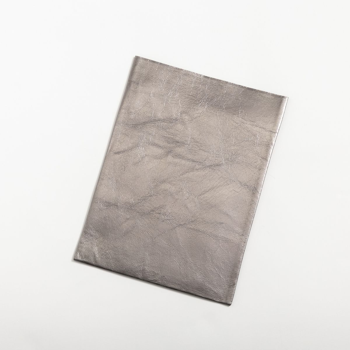 グロッシーシルバー