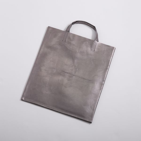 墨田革漉工業/典型 革トートバッグ グロッシー -本革製でシーン問わず
