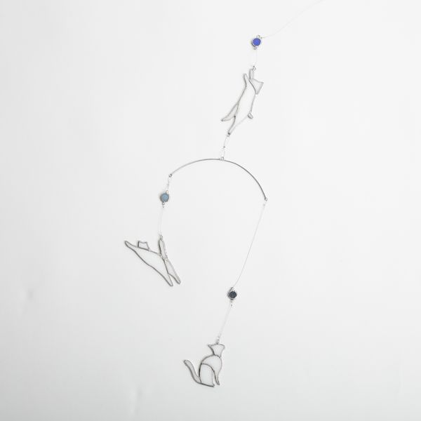 micat glass/ステンドグラスのキャットモビール -つい見とれてしまう