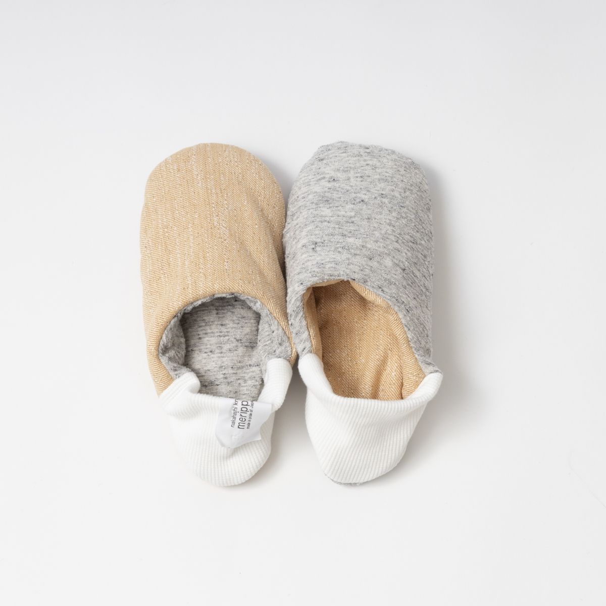 ベージュ×ホワイト