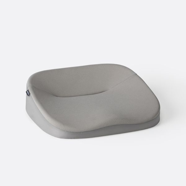＆MEDICAL/KURA SEAT W -自然と綺麗な姿勢を保てる、馬の鞍から着想を