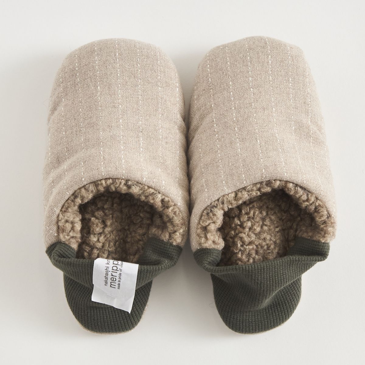 ライトブラウン