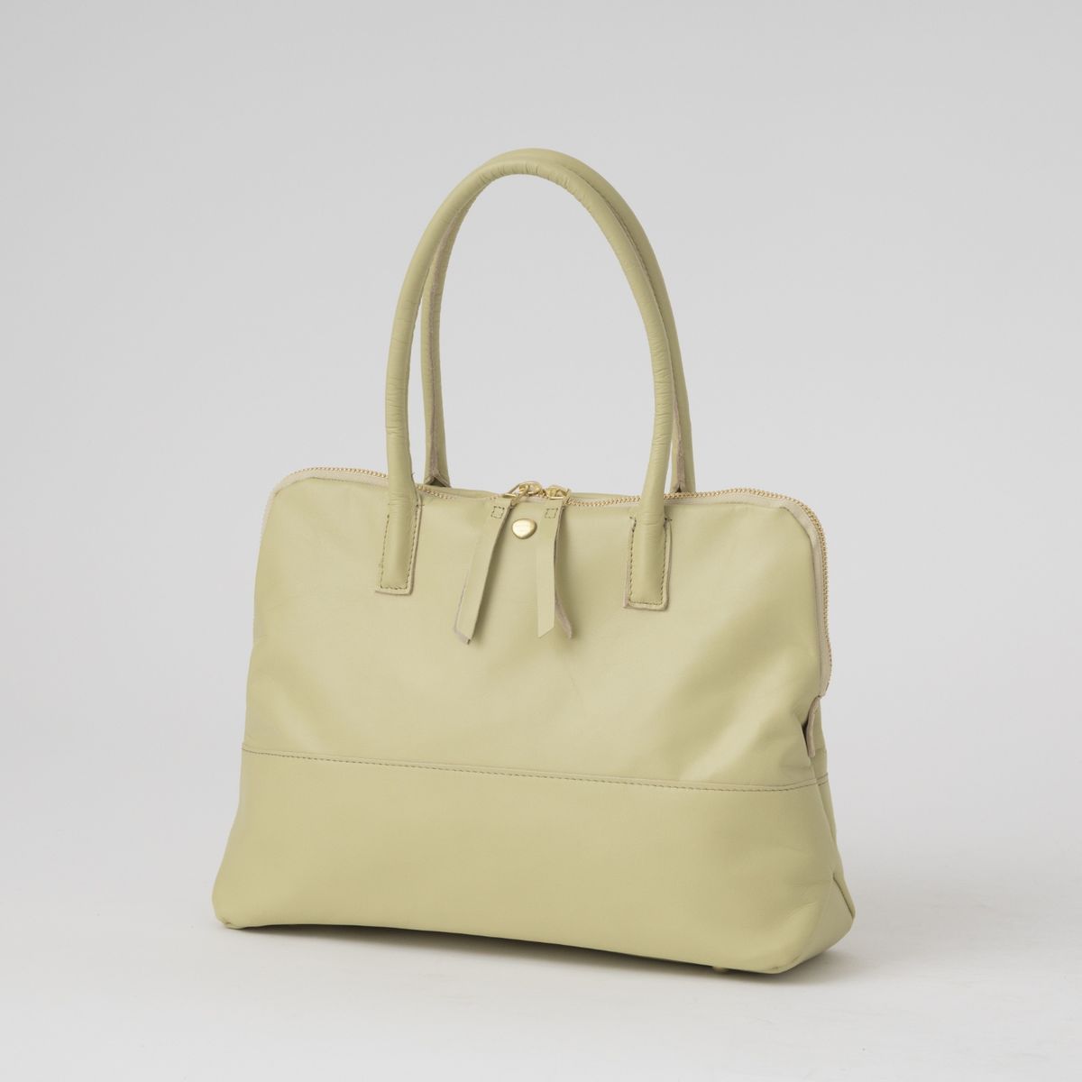 ライトイエロー