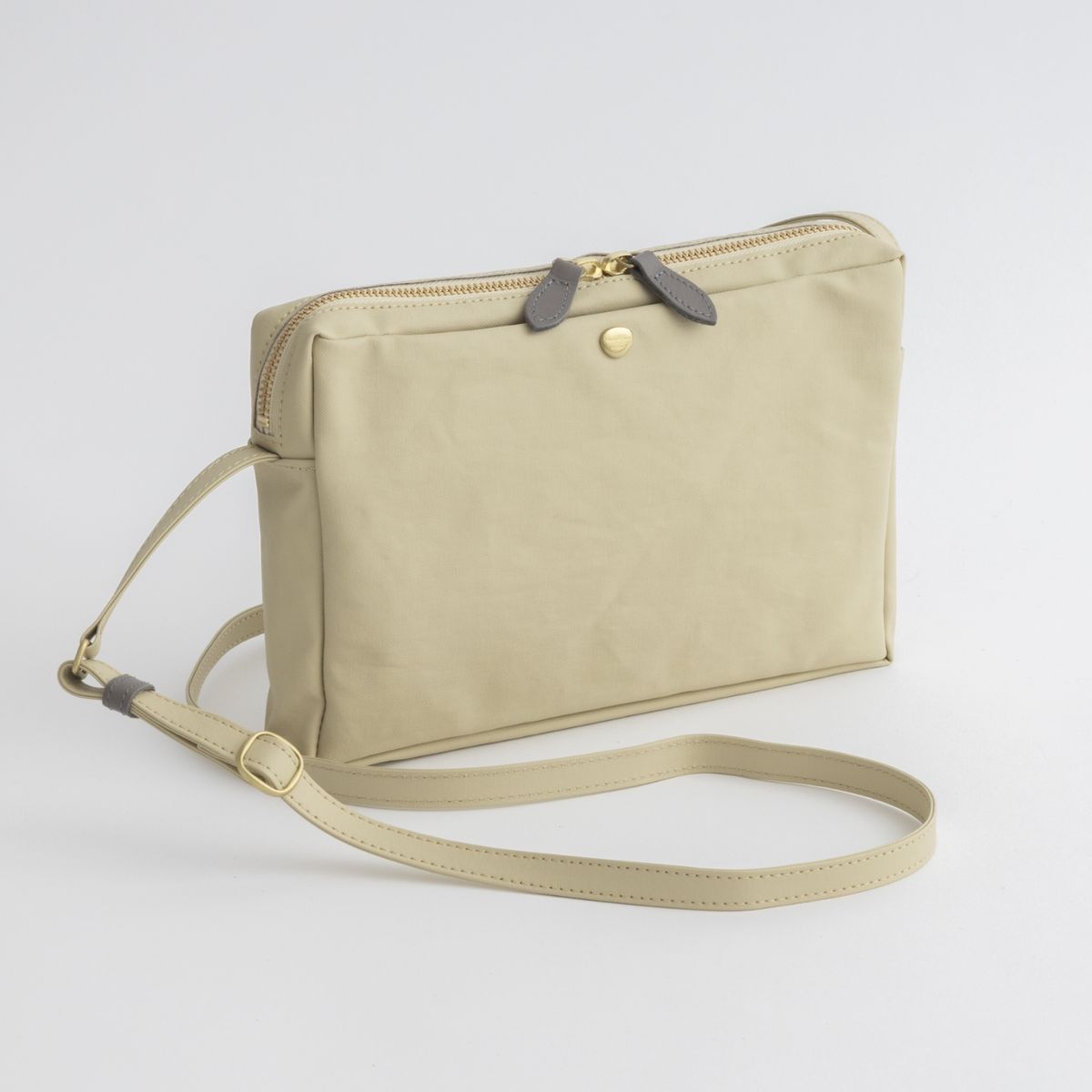 ライトイエロー