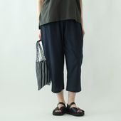 スタイルストアの高島ちぢみ コクーンギャザーパンツ