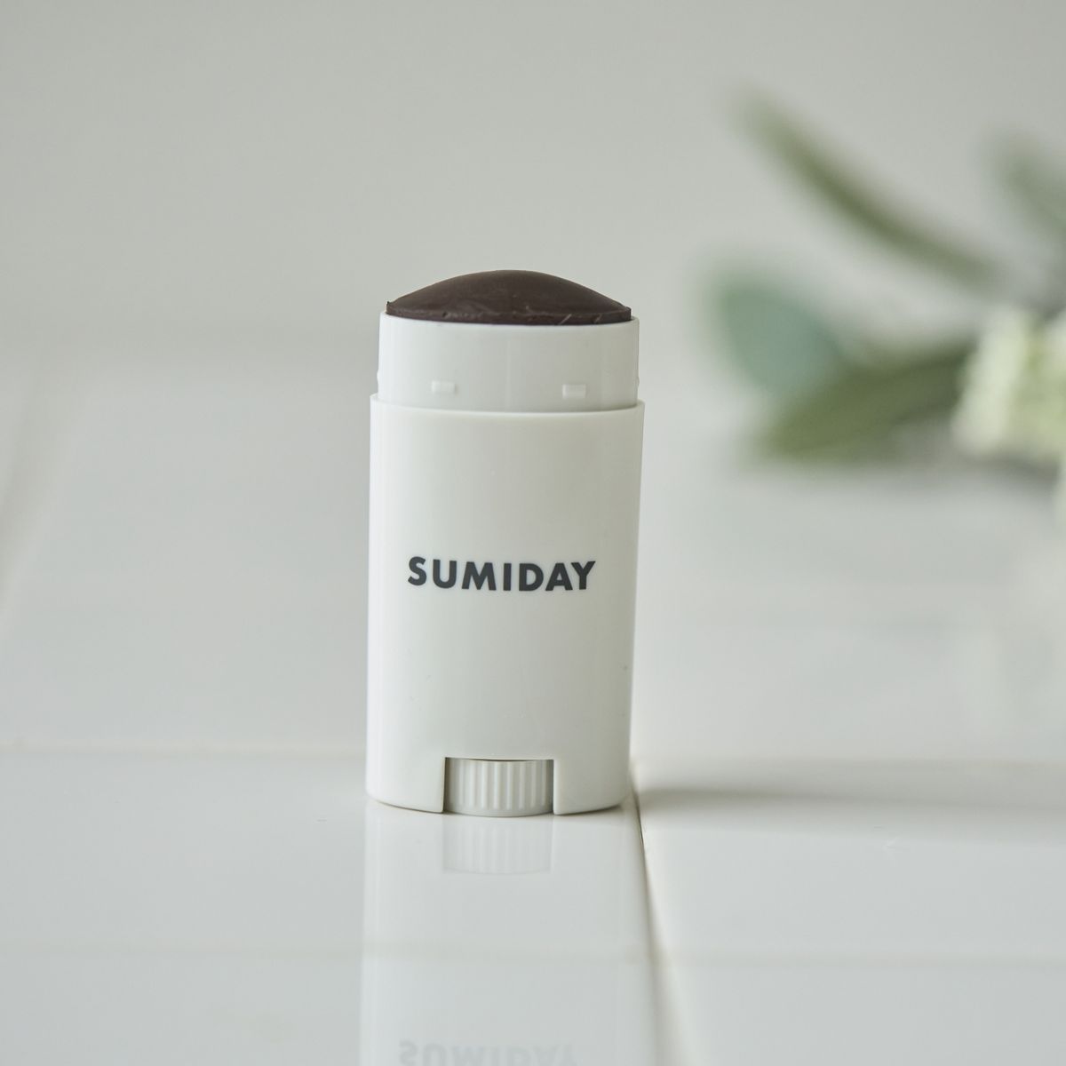 ダークブラウン