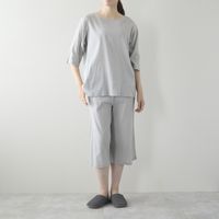 ライトグレー