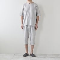 ライトグレー