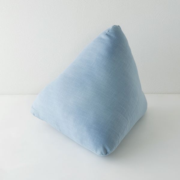 Platz/三角枕 -三角枕が助ける読書の時間 - スタイルストア